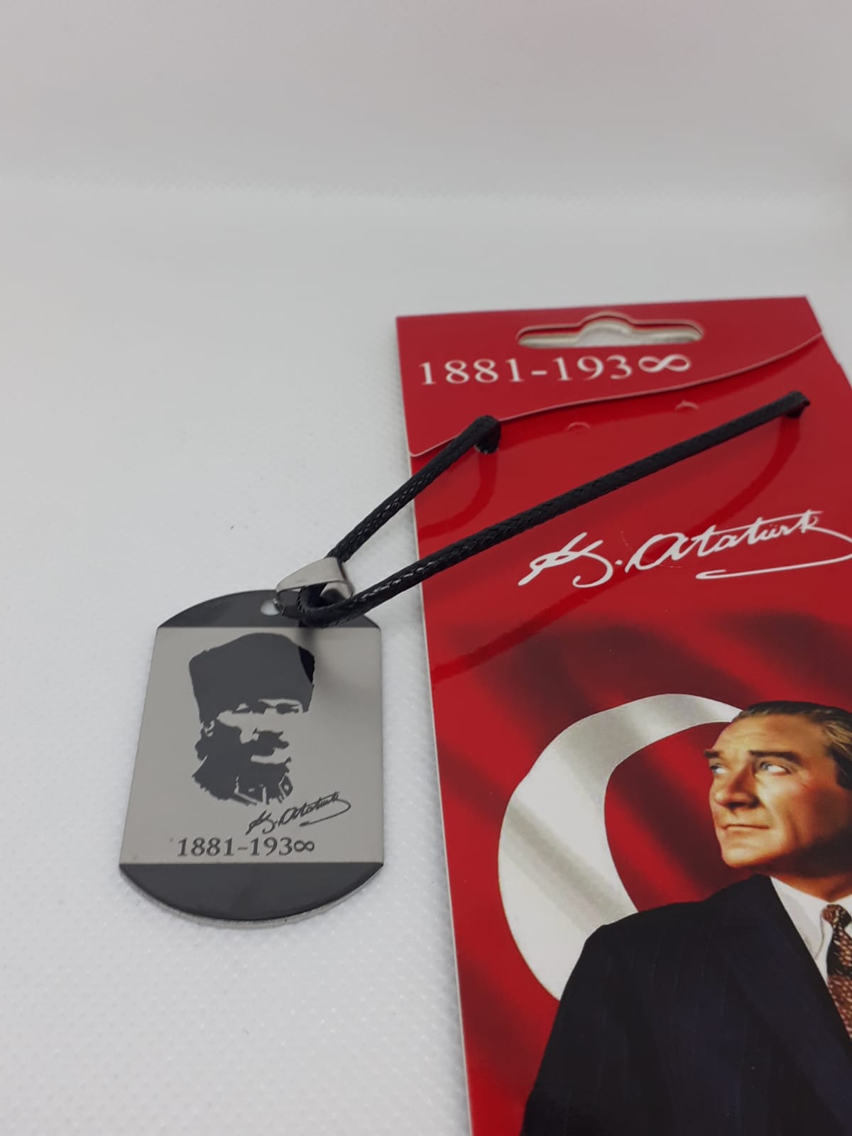 Kemal Atatürk İmzalı Kalpaklı Desen Künye