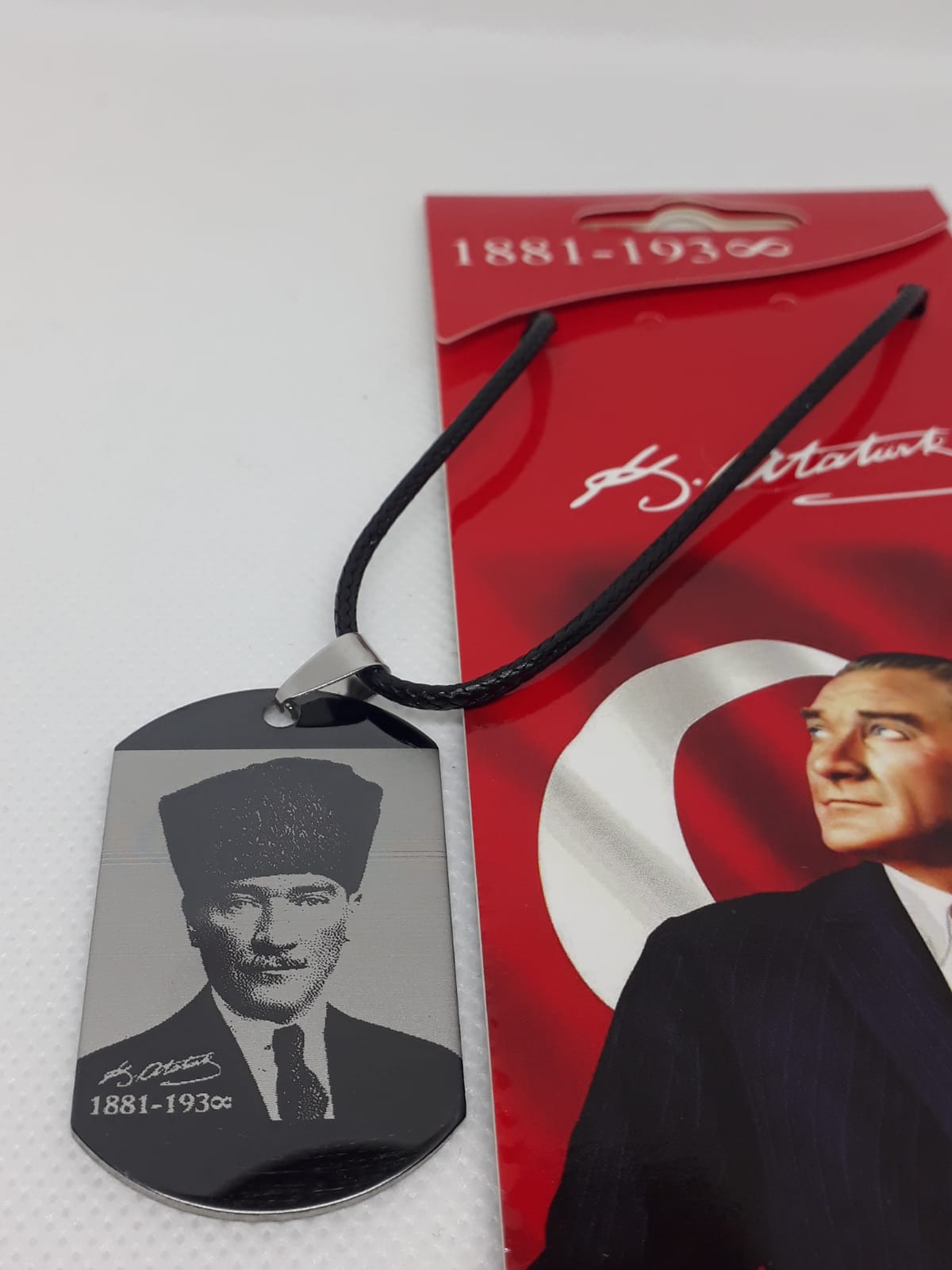 Kemal Atatürk İmzalı Kalpaklı Desen Künye