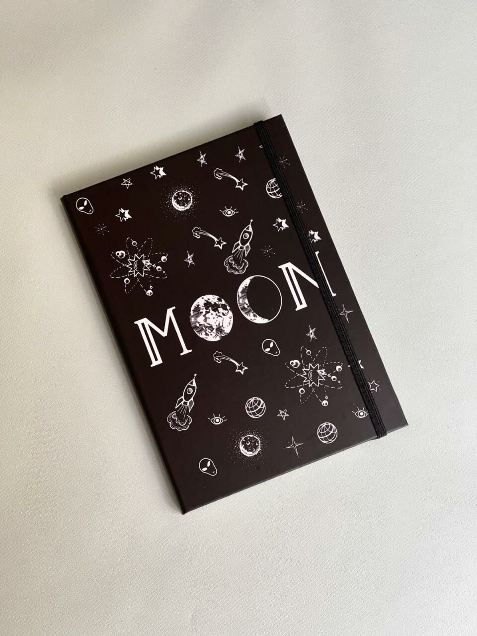 Moon Tasarımlı Lastikli Defter