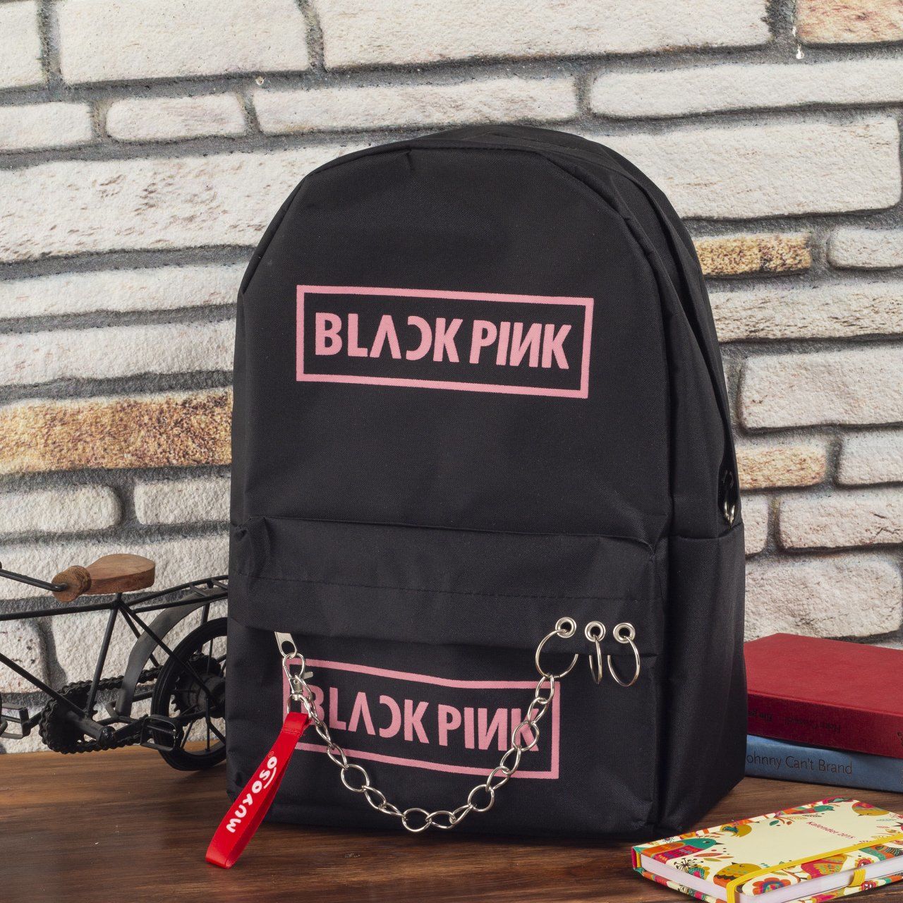 Black Pink Zincirli Siyah Sırt Çantası