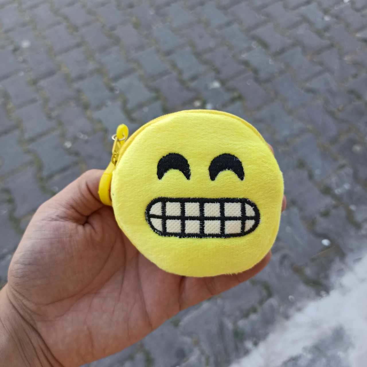 Emoji Bozuk Paralık