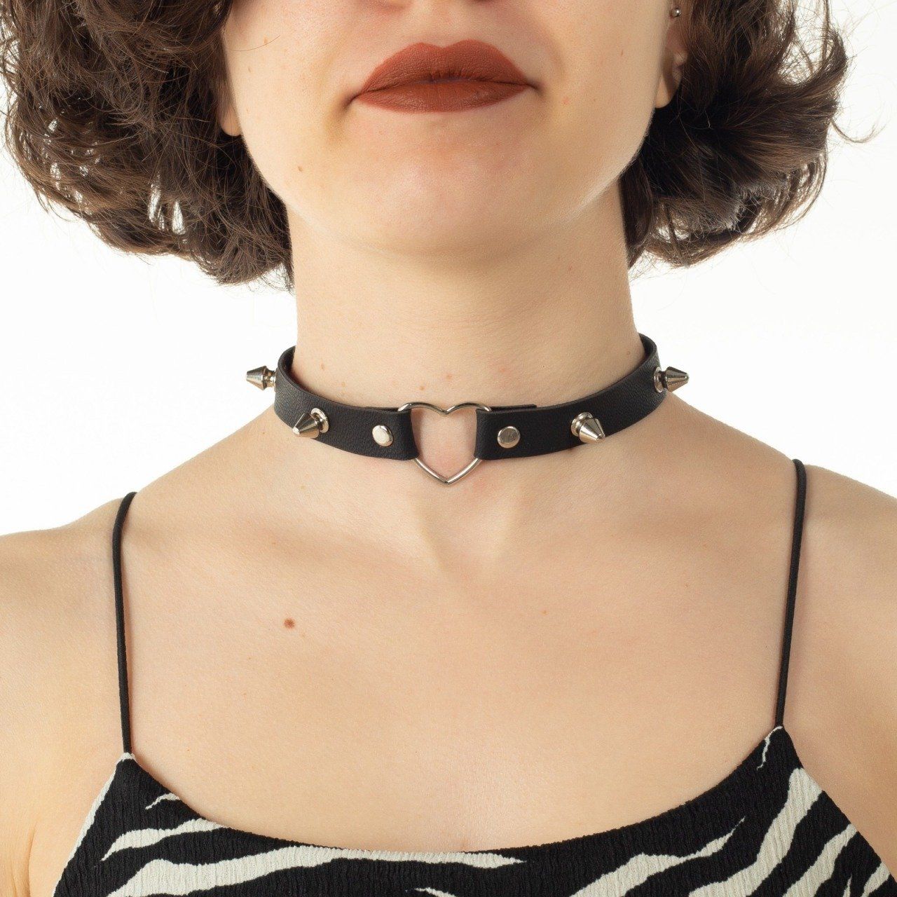 Kalp Figürlü Deri Gotik Choker