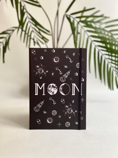 Moon Tasarımlı Lastikli Defter